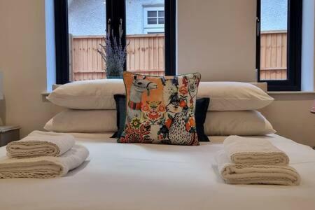 Beautiful Apartment Overlooking A Garden Londra Exterior foto