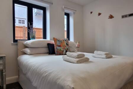 Beautiful Apartment Overlooking A Garden Londra Exterior foto